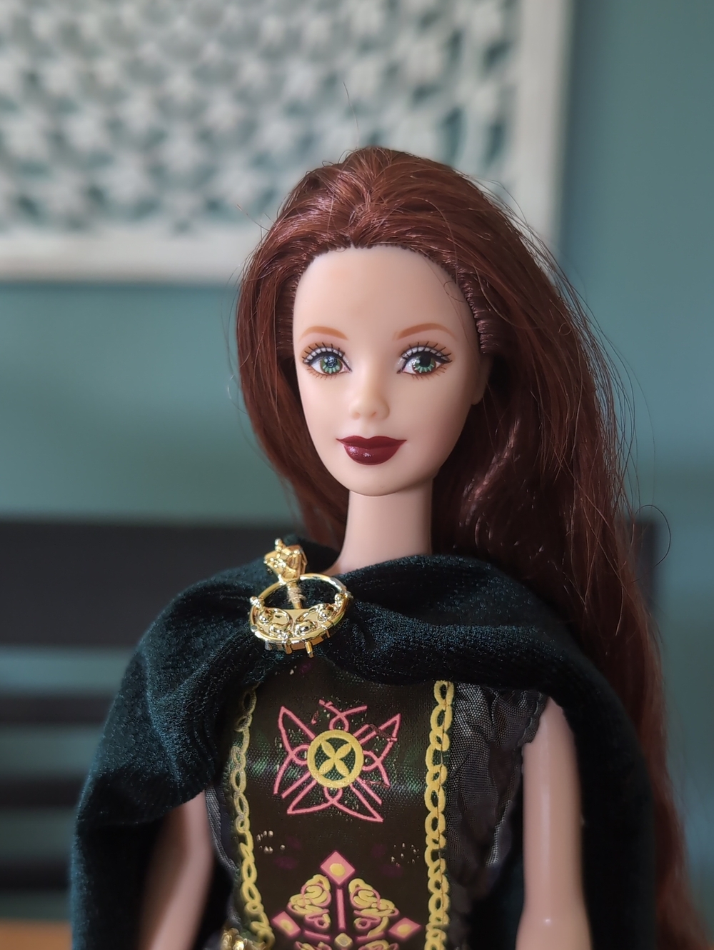 Dolls Of The World Princess Of Ireland Barbie - Picture 2 of 7